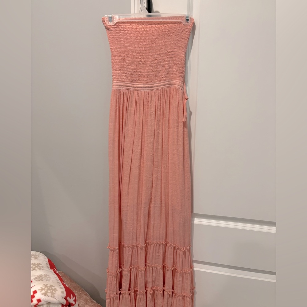 Long pink strapless dress